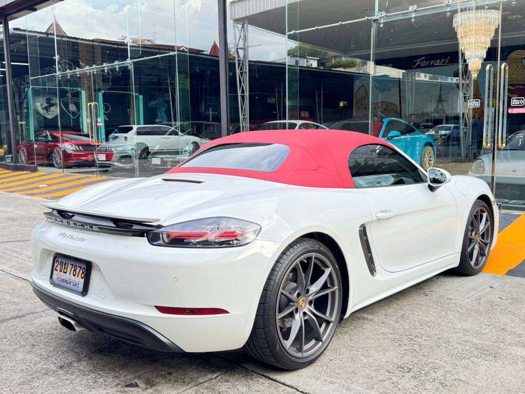 2017 Porsche 718 Boxster สีขาว (รูปที่ 6)