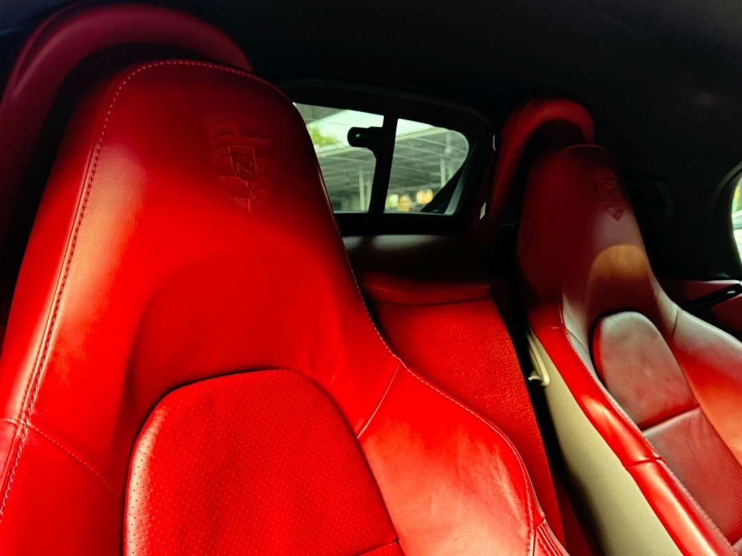 2017 Porsche 718 Boxster สีขาว (รูปที่ 10)