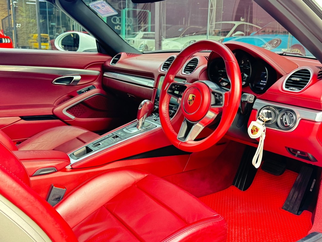 2017 Porsche 718 Boxster สีขาว (รูปที่ 7)