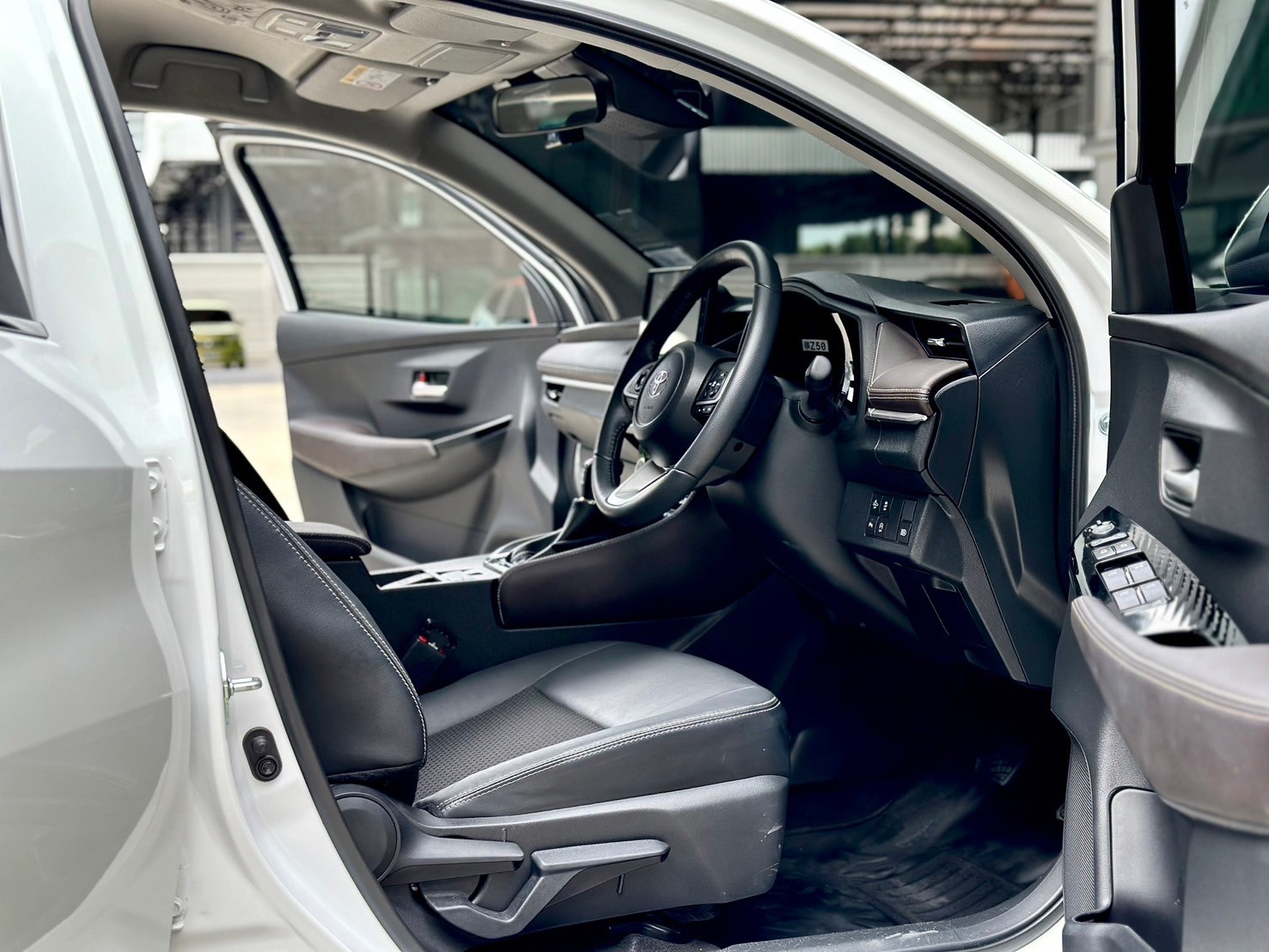 ไมล์ 6,000 กม.Toyota Yaris Ativ 1.2 Premium ปี 2023 (รูปที่ 10)