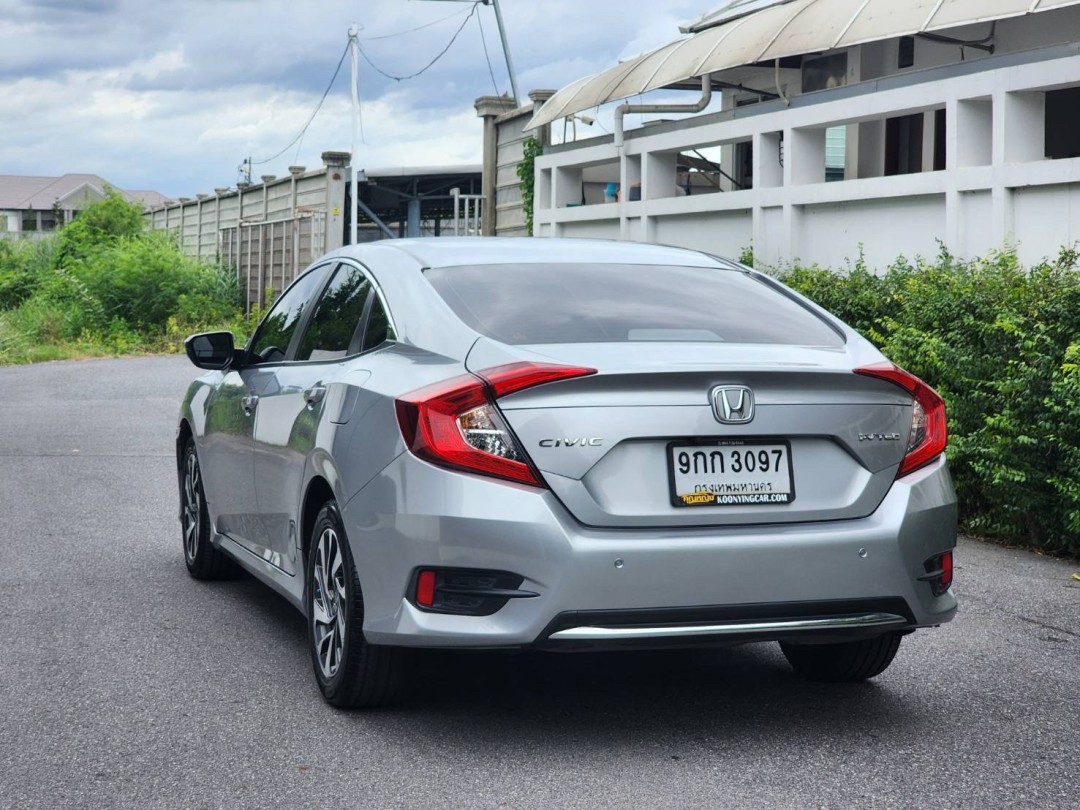 2019 Honda Civic Sedan สีเทา (รูปที่ 9)