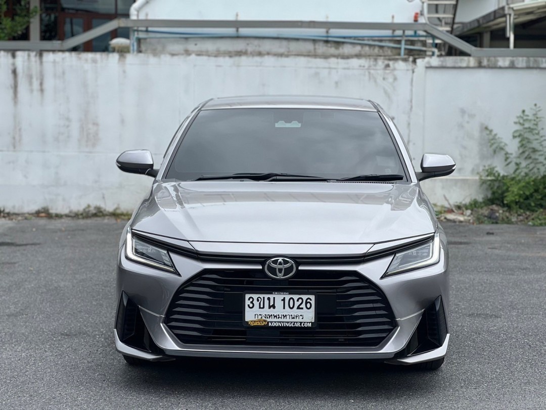 2022 Toyota Yaris Ativ สีเทา (รูปที่ 8)