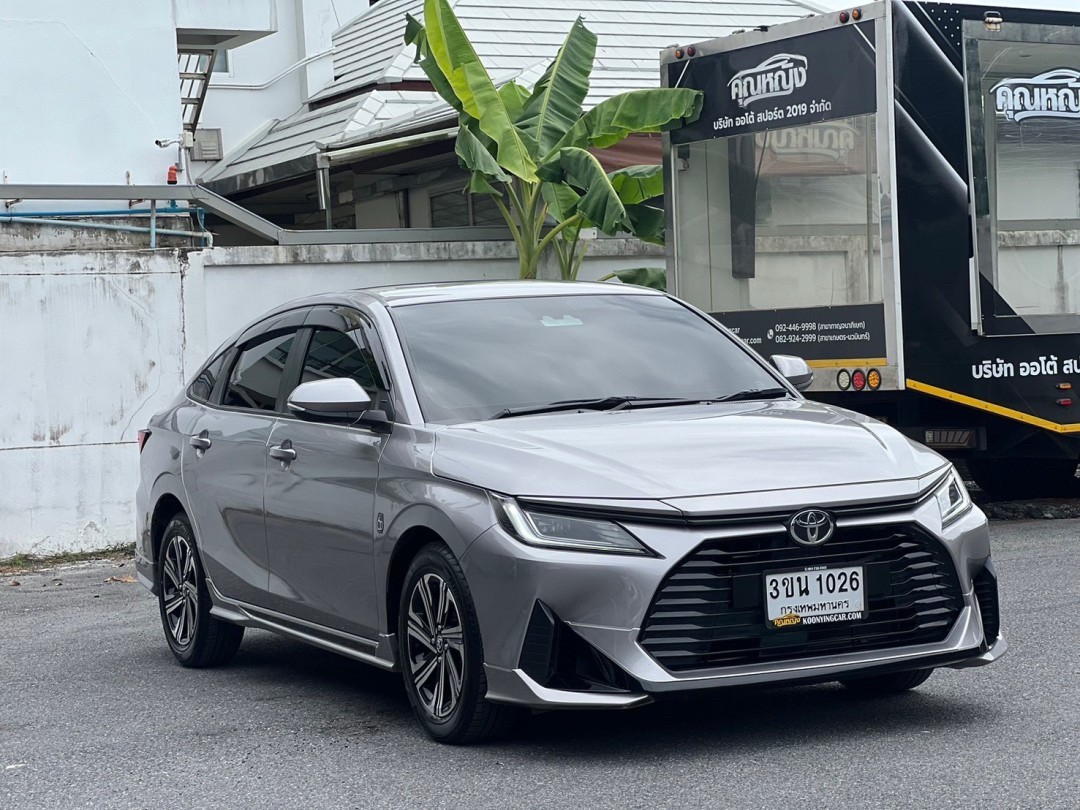 2022 Toyota Yaris Ativ สีเทา (รูปที่ 9)