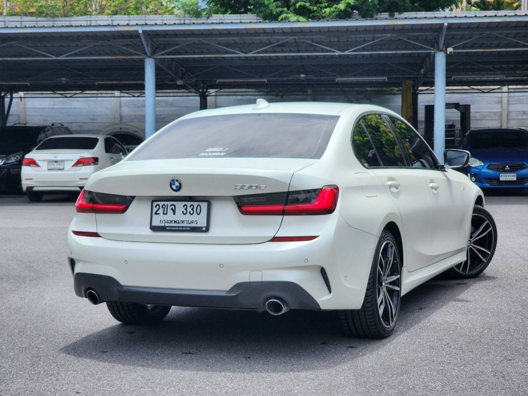 2020 BMW 332i E46 สีขาว (รูปที่ 9)