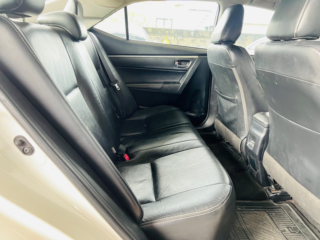 2018 Toyota Altis สีขาว (รูปที่ 4)