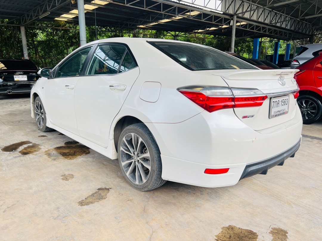 2018 Toyota Altis สีขาว (รูปที่ 7)