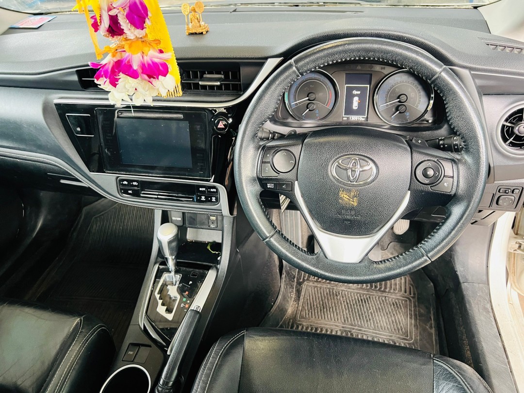 2018 Toyota Altis สีขาว (รูปที่ 5)