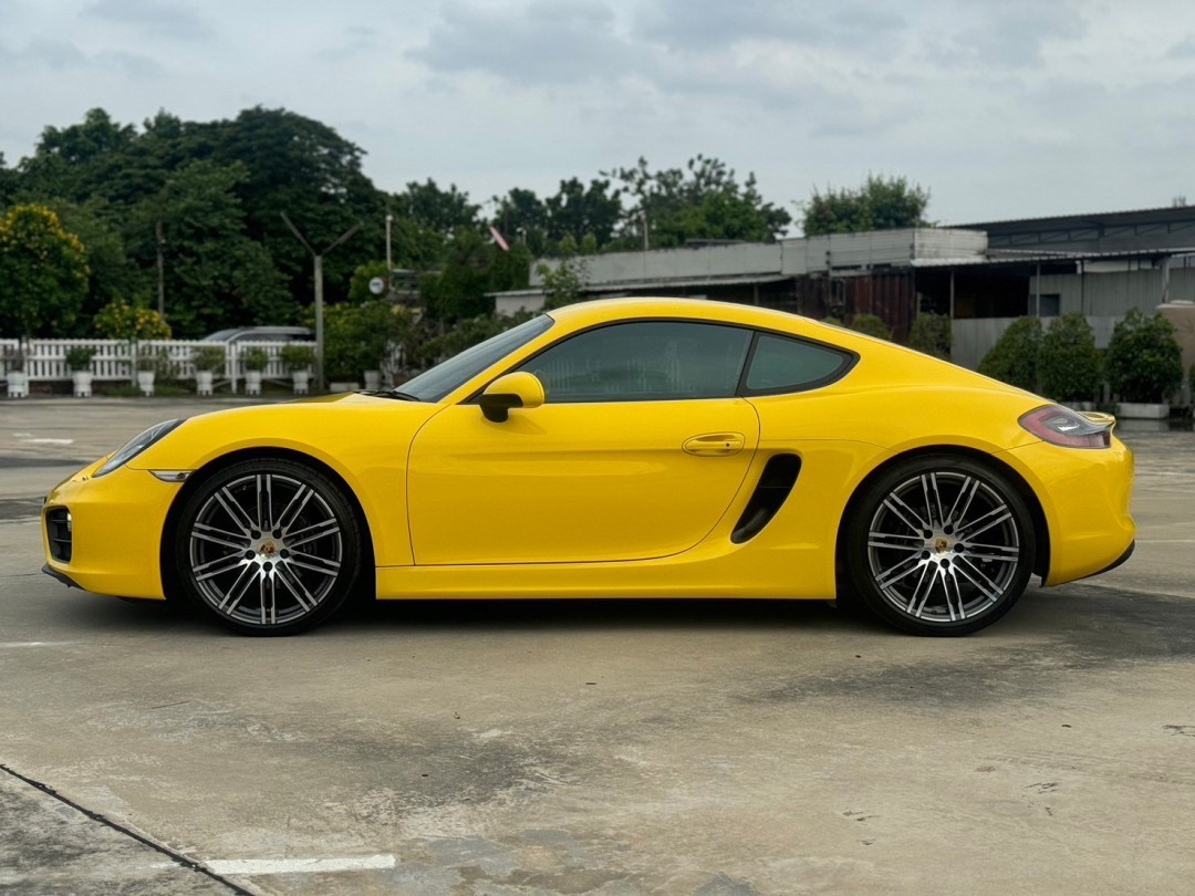 2016 Porsche 981 Cayman สีเหลือง (รูปที่ 9)