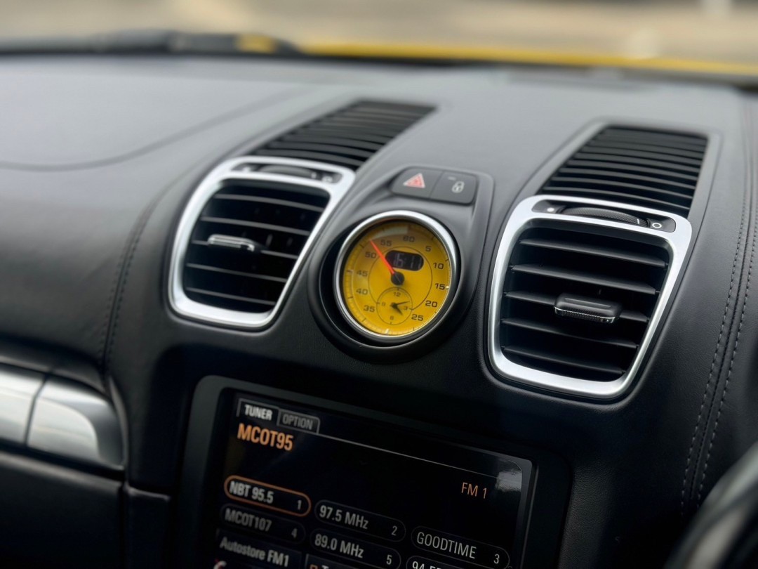 2016 Porsche 981 Cayman สีเหลือง (รูปที่ 3)