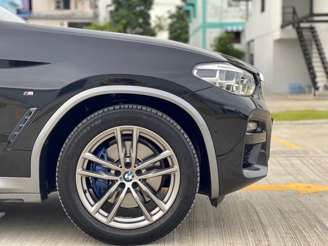 2020 BMW X4 G02 สีดำ (รูปที่ 9)