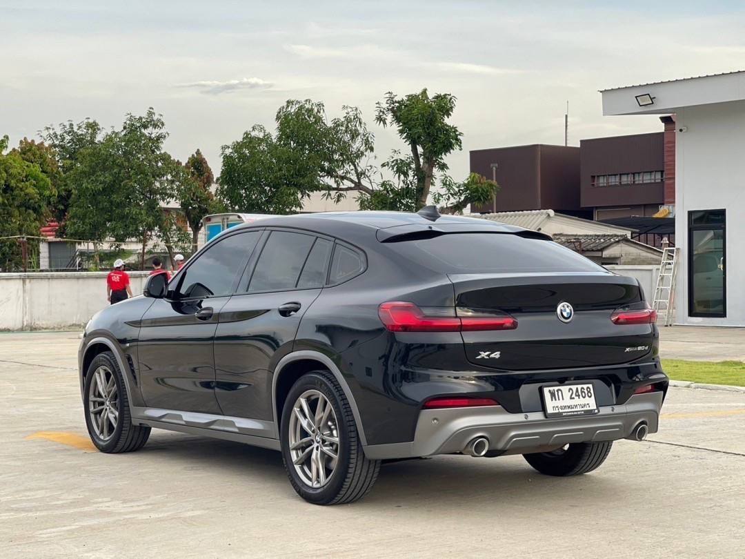 2020 BMW X4 G02 สีดำ (รูปที่ 10)