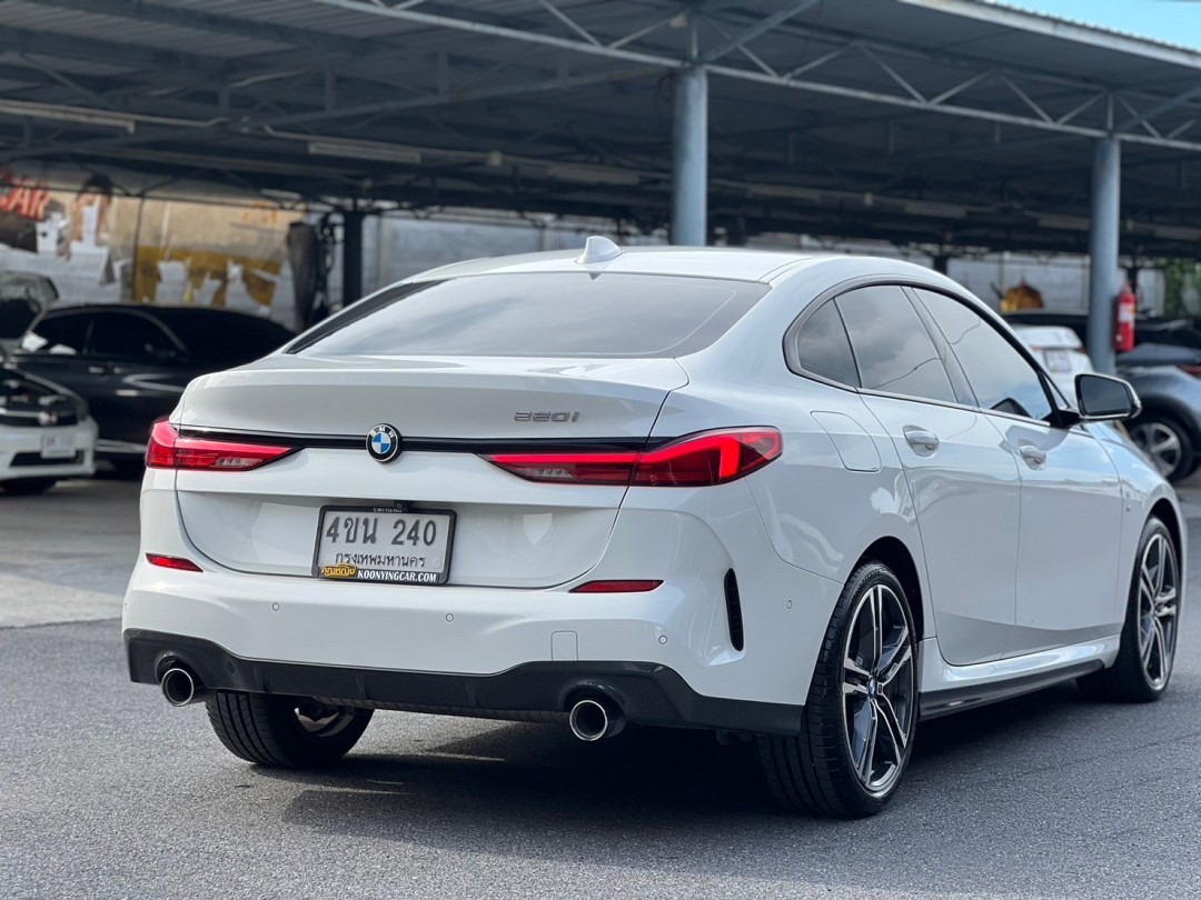 2022 BMW 220i Gran Coupe M Sport F44 สีขาว (รูปที่ 9)