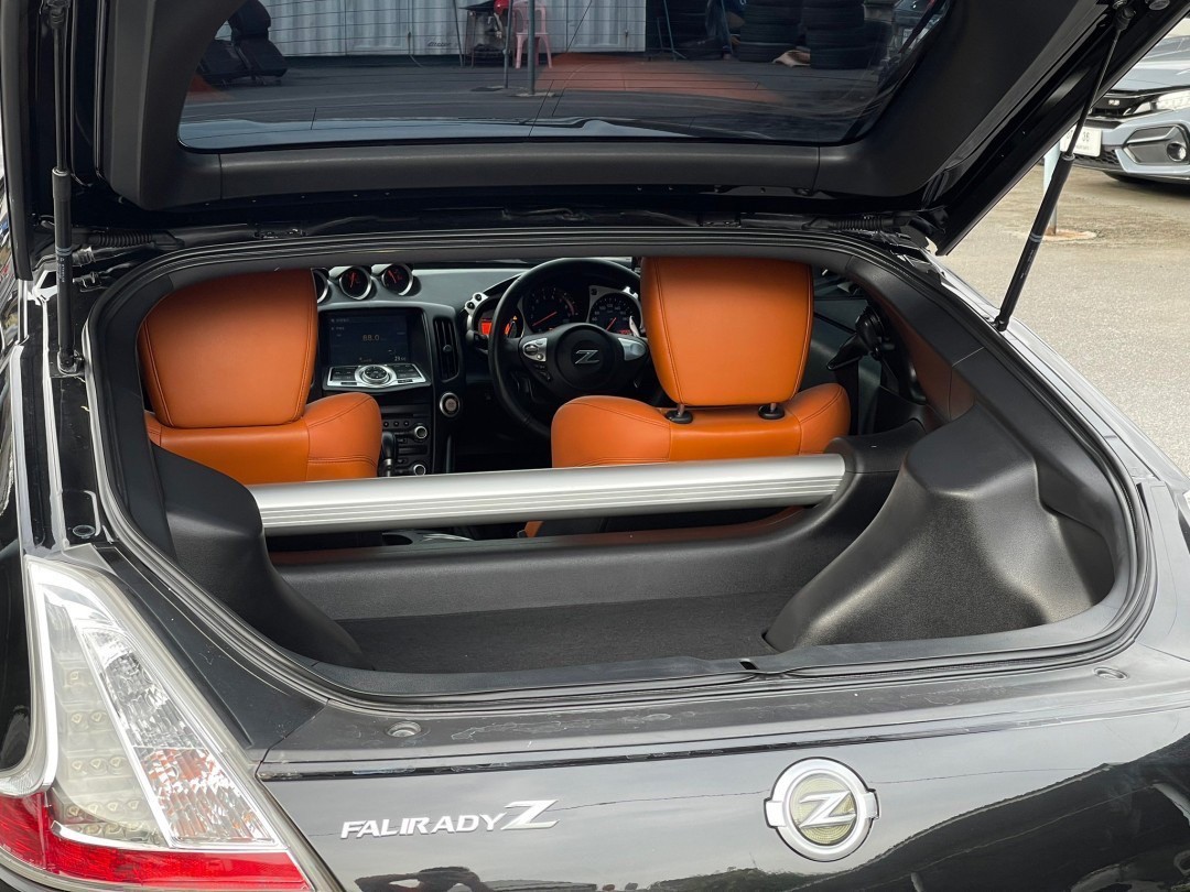 2009 Nissan Fairlady Z 370Z สีดำ (รูปที่ 2)