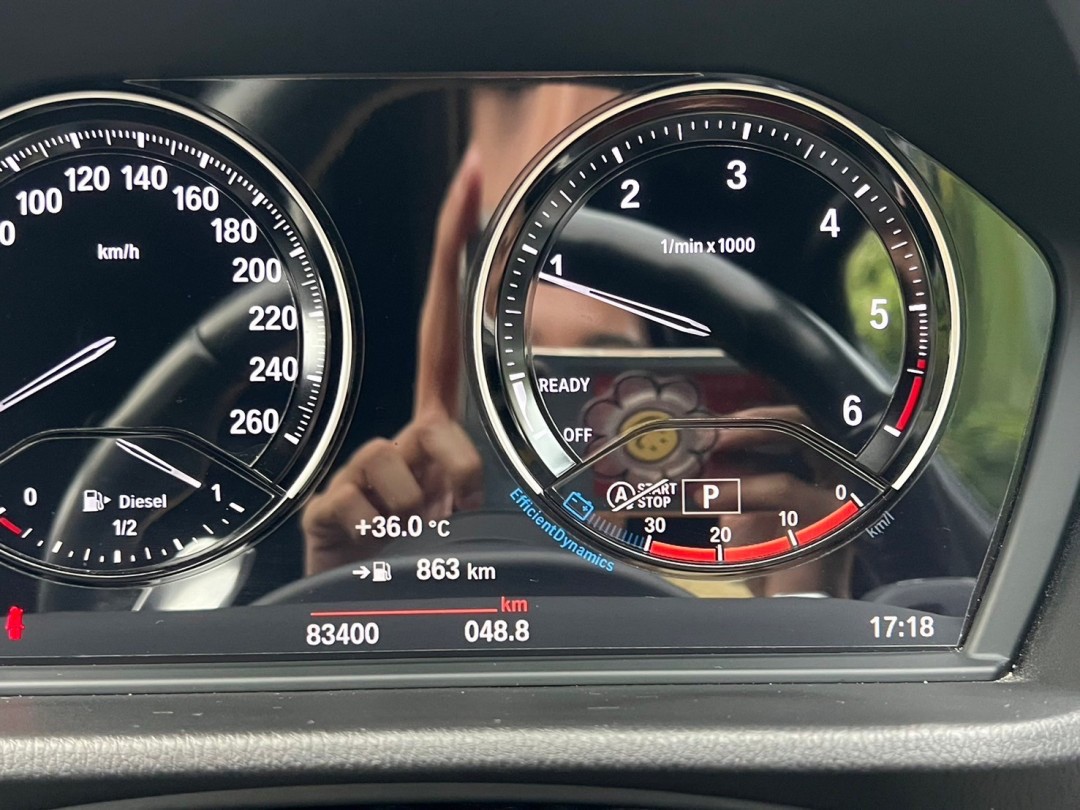 2019 BMW X1 F48 สีดำ (รูปที่ 2)