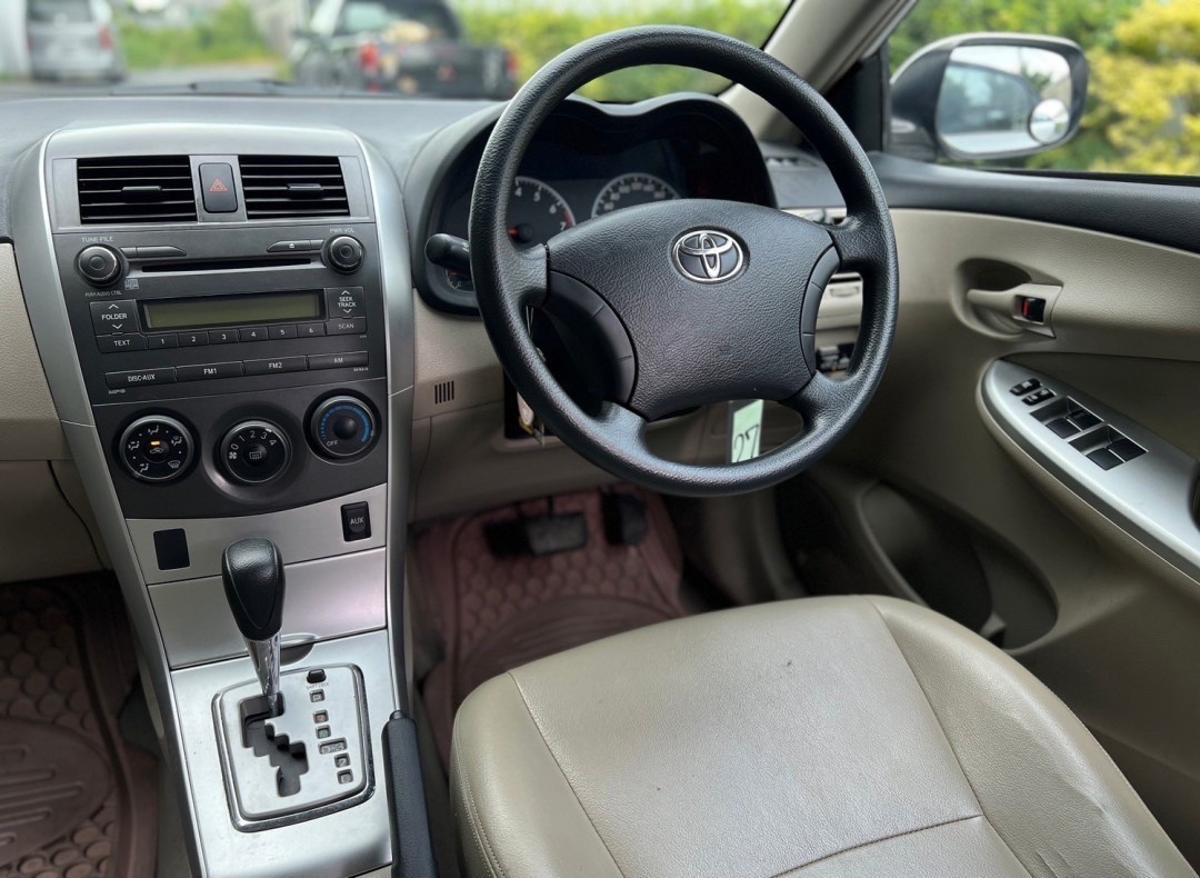 2012 Toyota Altis 1.2 CNG สีขาว (รูปที่ 5)