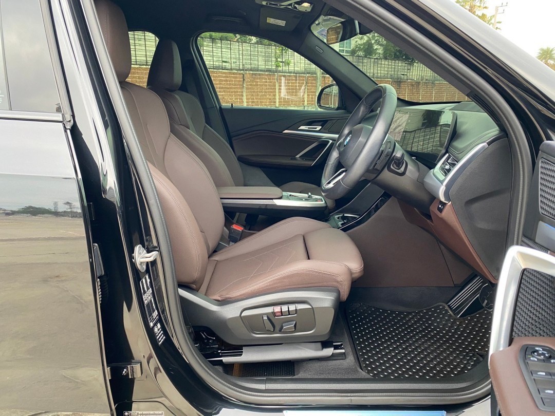 2023 BMW X1 U11 สีดำ (รูปที่ 4)