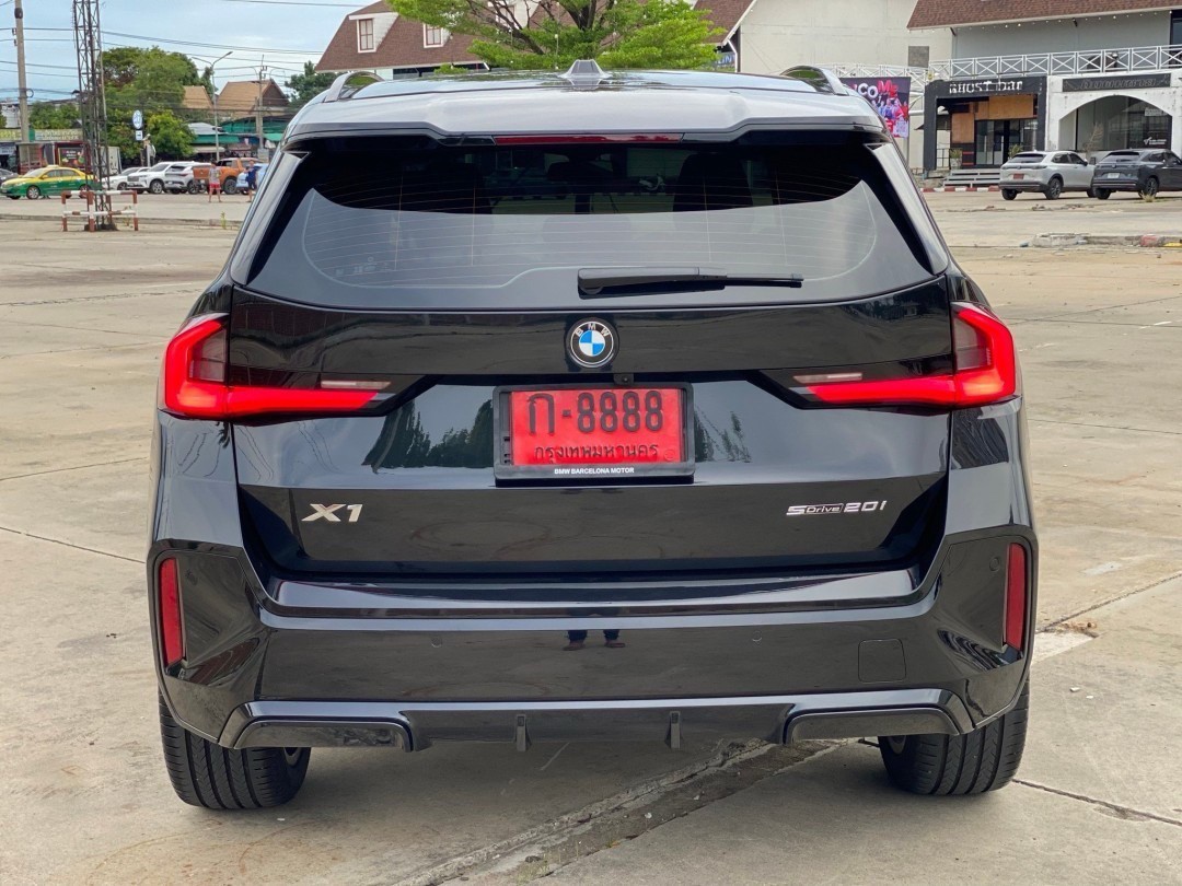 2023 BMW X1 U11 สีดำ (รูปที่ 5)