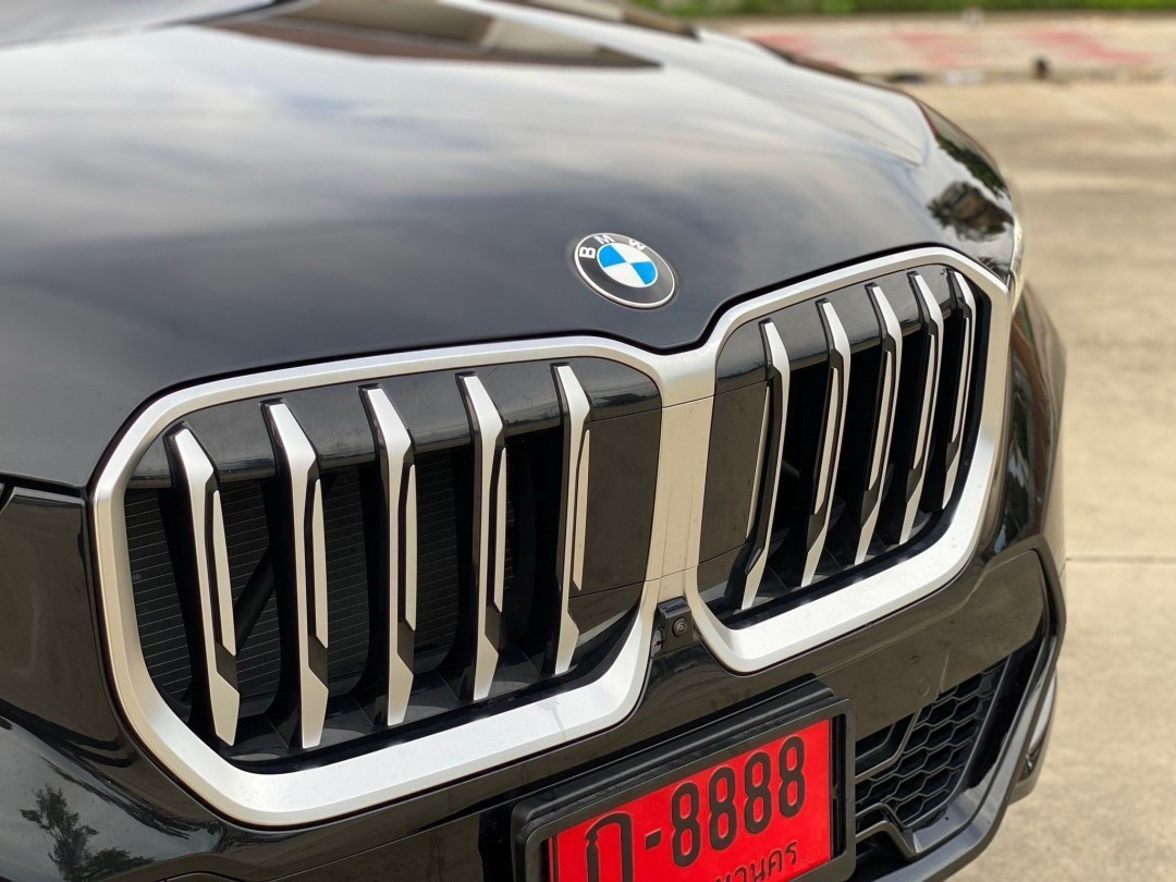 2023 BMW X1 U11 สีดำ (รูปที่ 8)