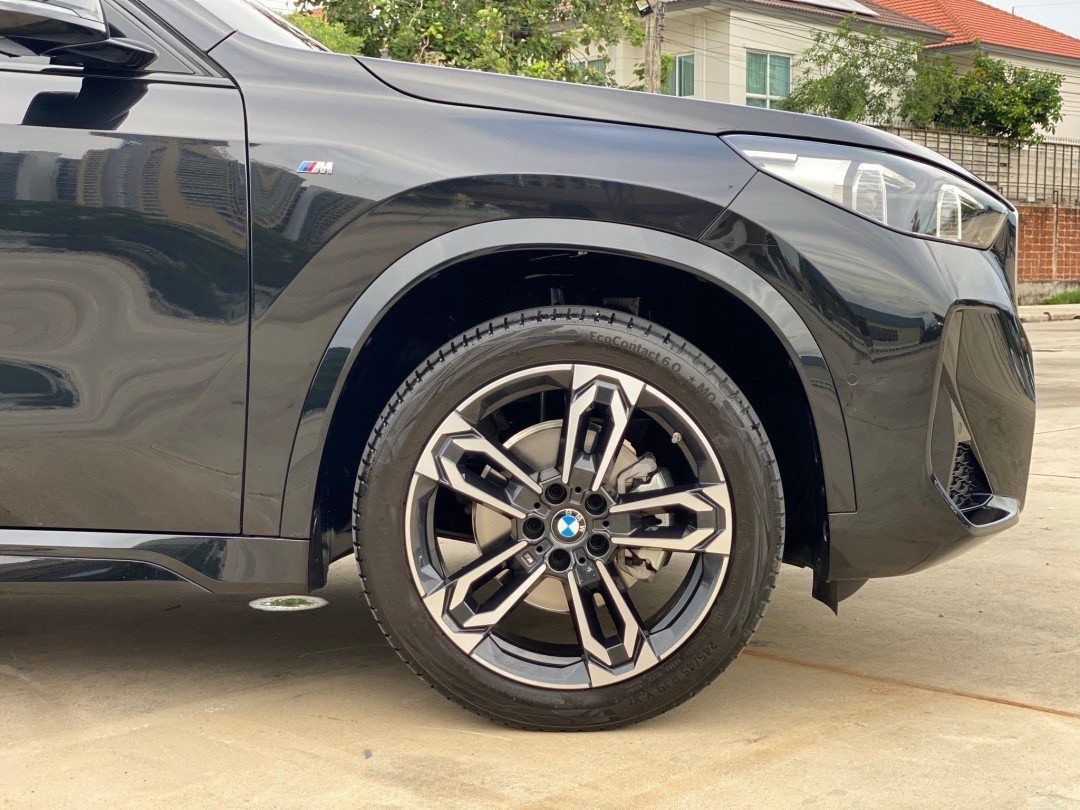 2023 BMW X1 U11 สีดำ (รูปที่ 9)