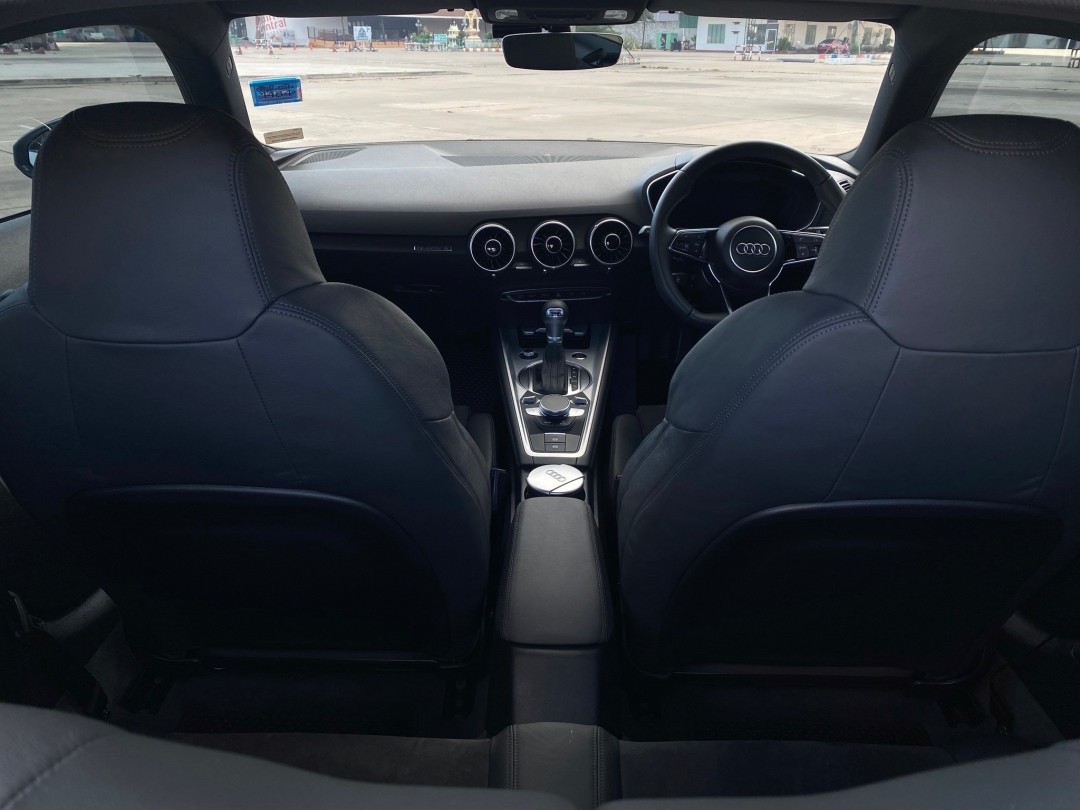 2021 Audi TT สีขาว (รูปที่ 4)