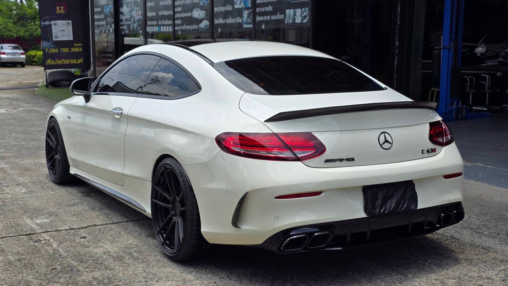 2020 Mercedes-Benz C-Class Coupe C43 AMG สีขาว (รูปที่ 7)