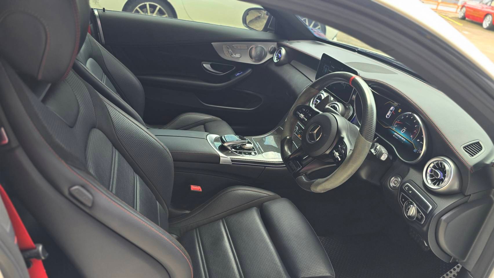 2020 Mercedes-Benz C-Class Coupe C43 AMG สีขาว (รูปที่ 5)
