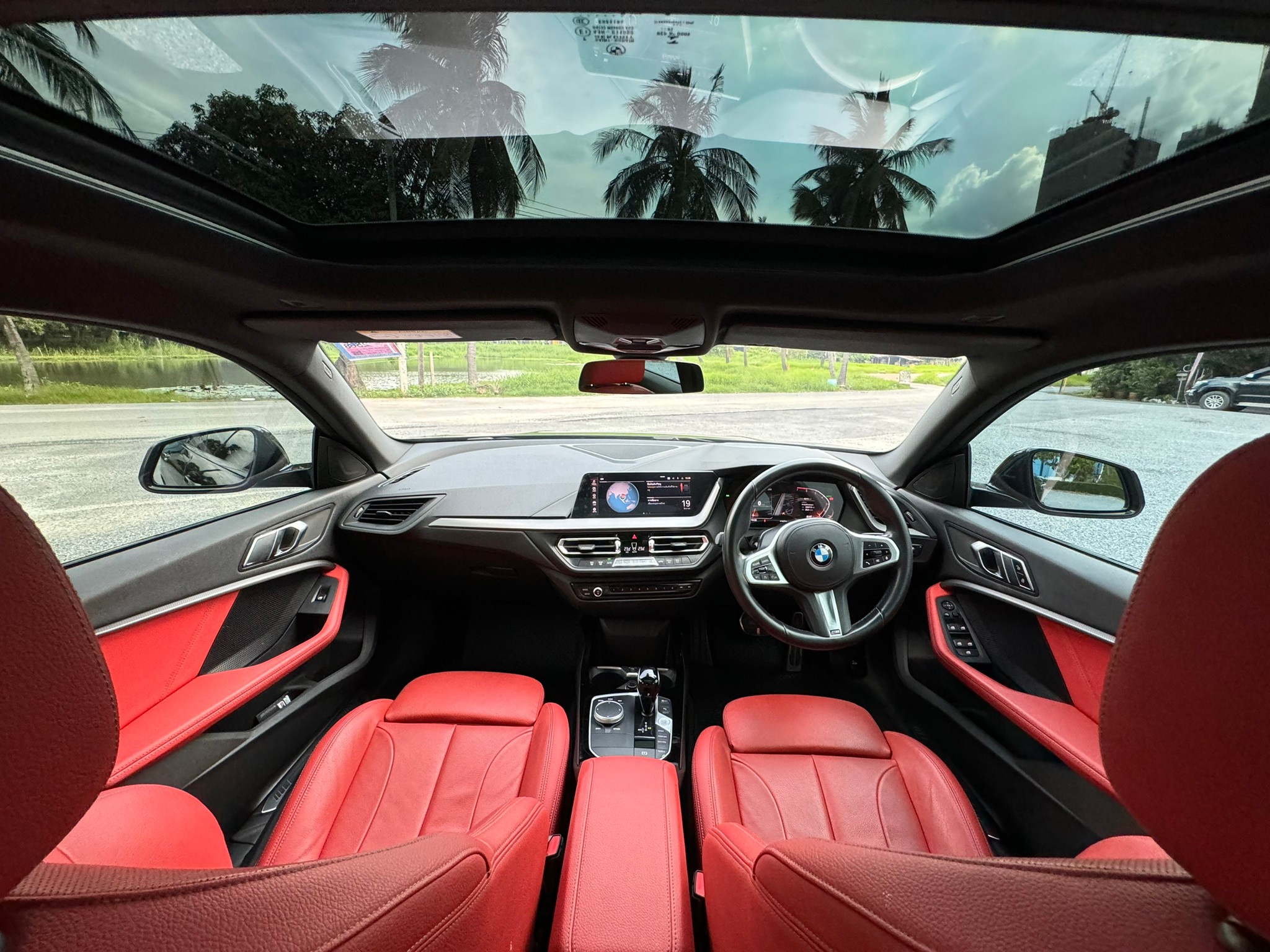 2021 BMW 220i Grand Coupe M SPORT สีดำ (รูปที่ 5)