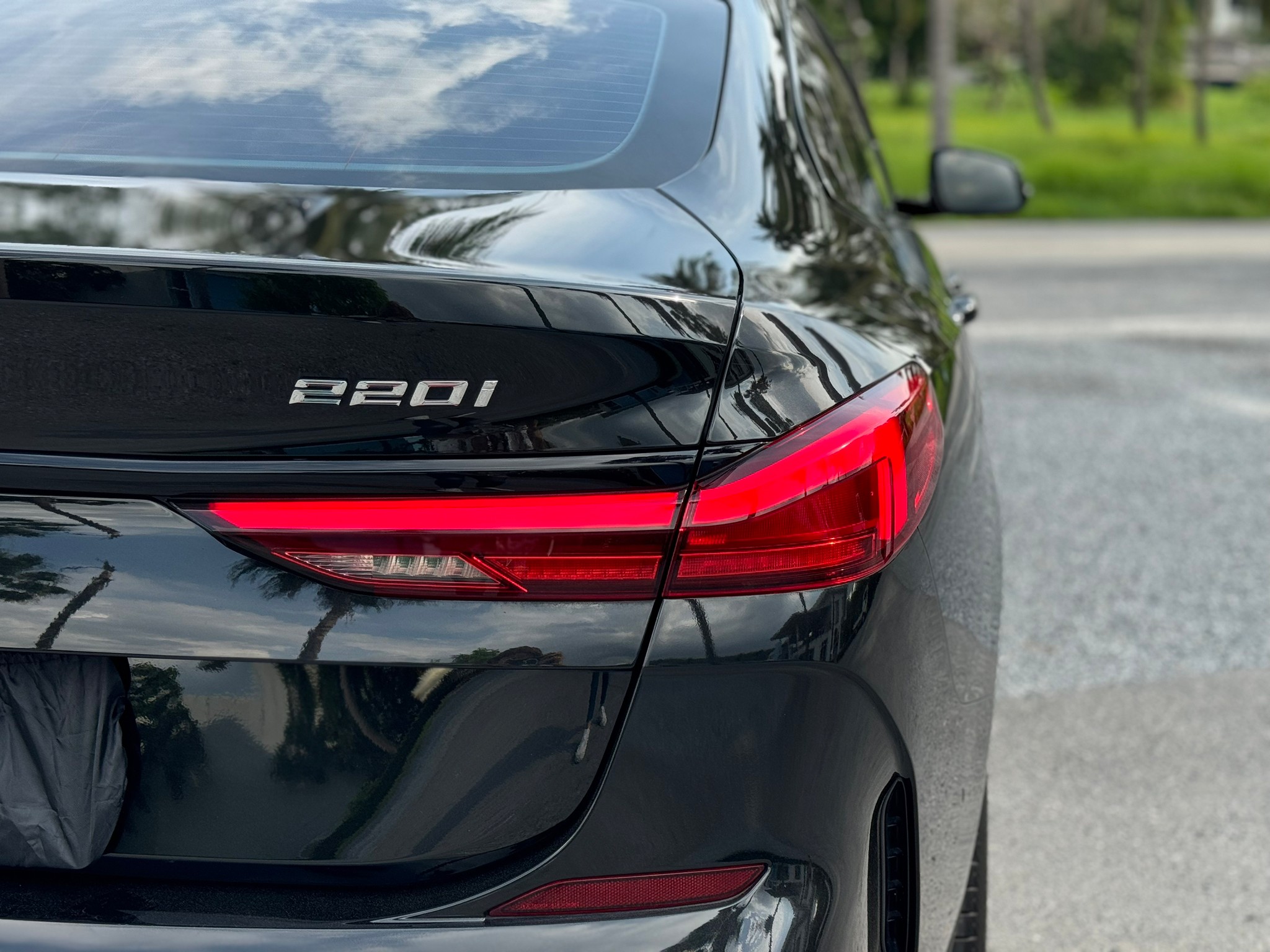 2021 BMW 220i Grand Coupe M SPORT สีดำ (รูปที่ 8)