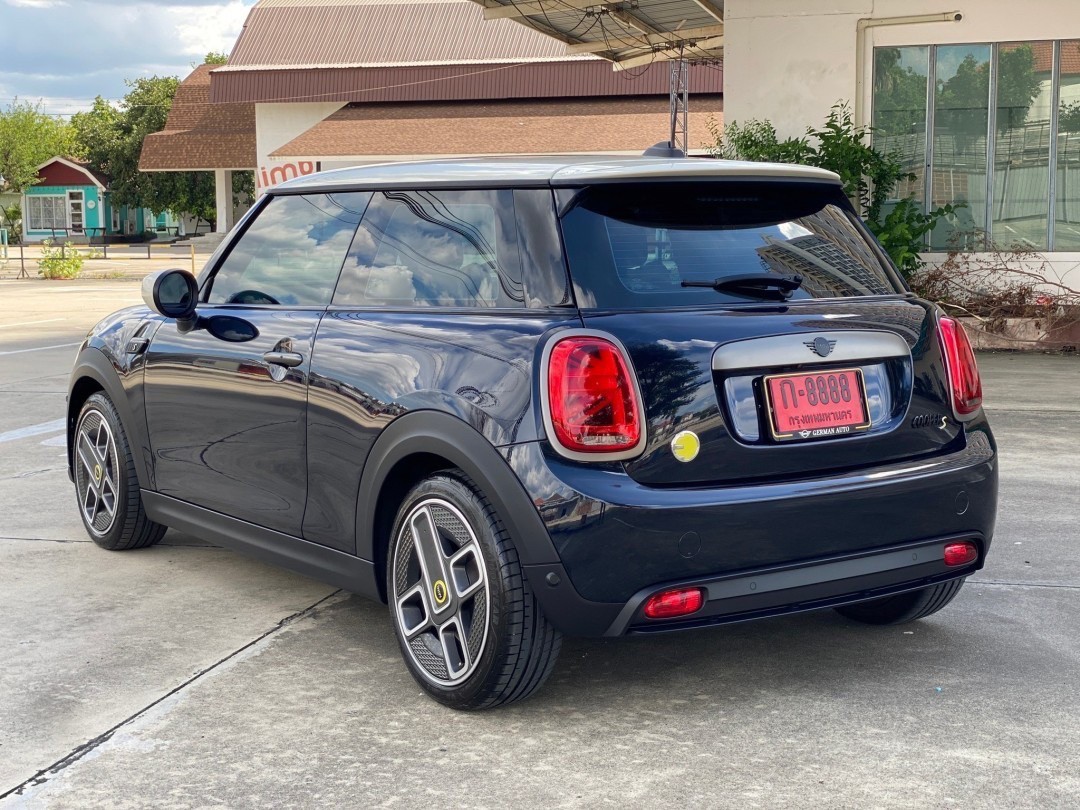 2023 Mini Cooper SE รุ่น Resolute สีดำ (รูปที่ 9)