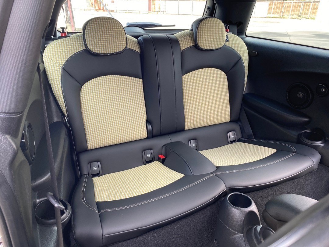 2023 Mini Cooper SE รุ่น Resolute สีดำ (รูปที่ 2)