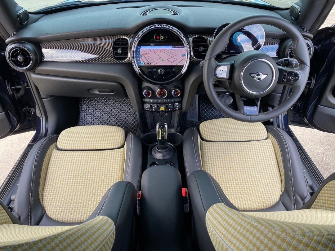 2023 Mini Cooper SE รุ่น Resolute สีดำ (รูปที่ 3)