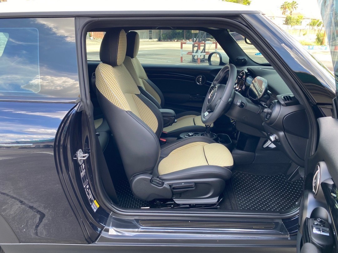 2023 Mini Cooper SE รุ่น Resolute สีดำ (รูปที่ 5)