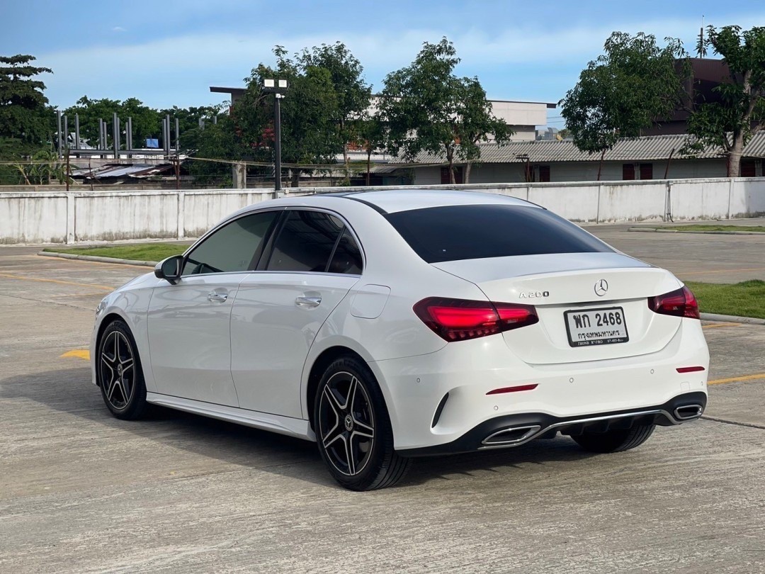 2024 Mercedes-Benz A-Class A 200 AMG สีขาว (รูปที่ 9)