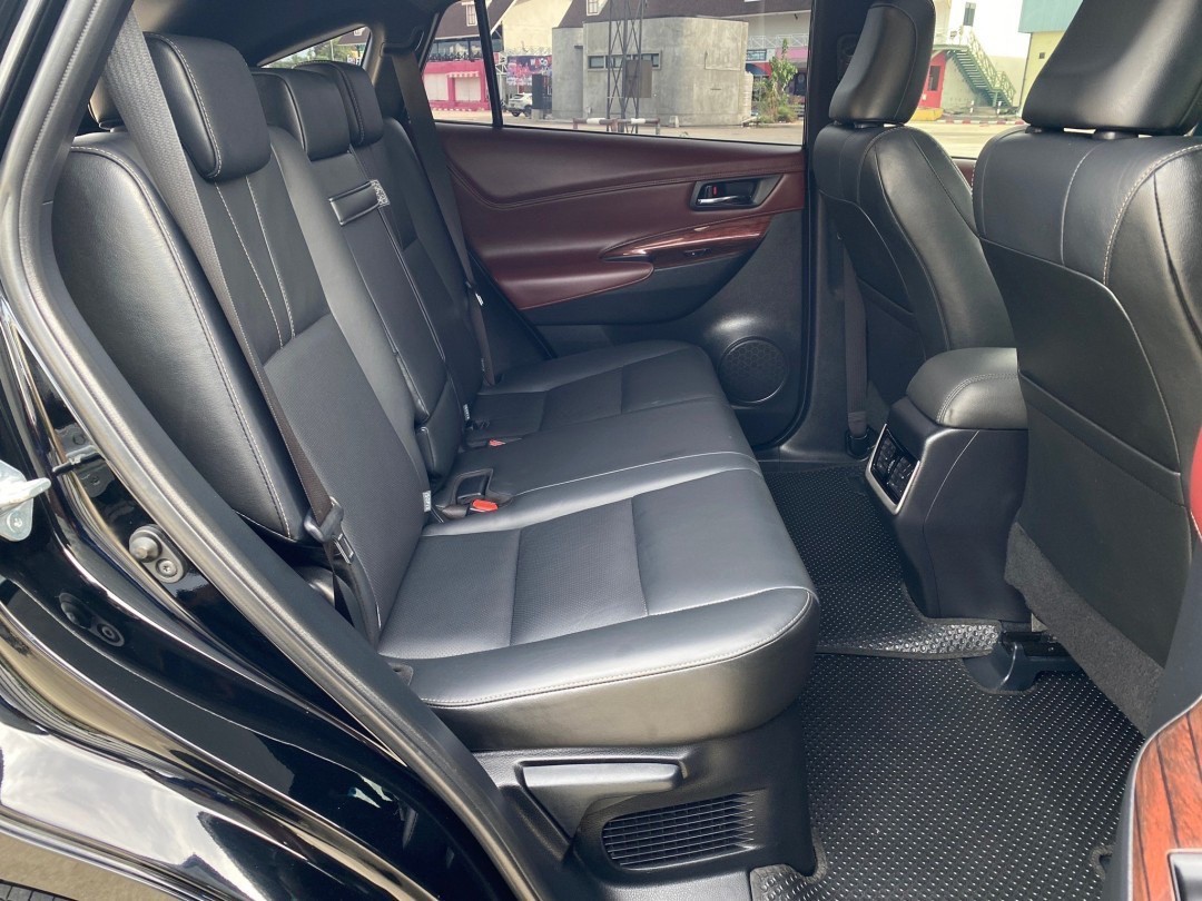 2015 Toyota Harrier สีดำ (รูปที่ 4)