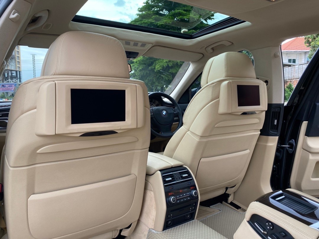 2011 BMW 730Li (F02) สีดำ (รูปที่ 3)