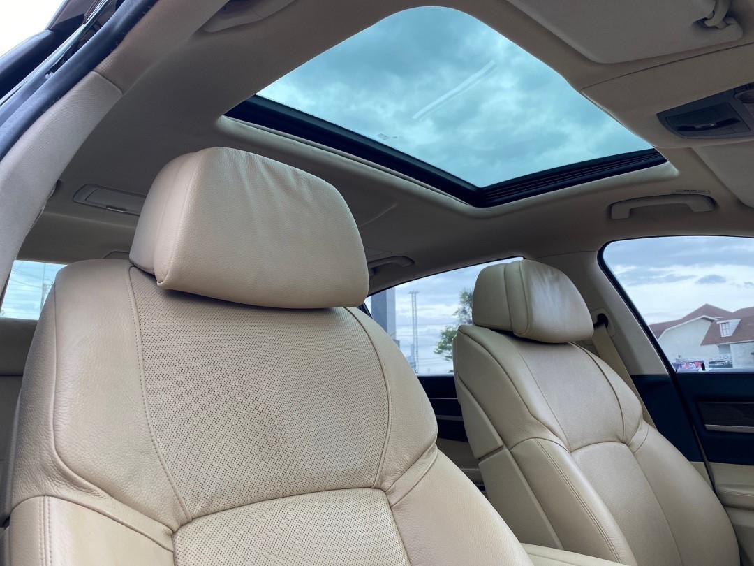 2011 BMW 730Li (F02) สีดำ (รูปที่ 4)