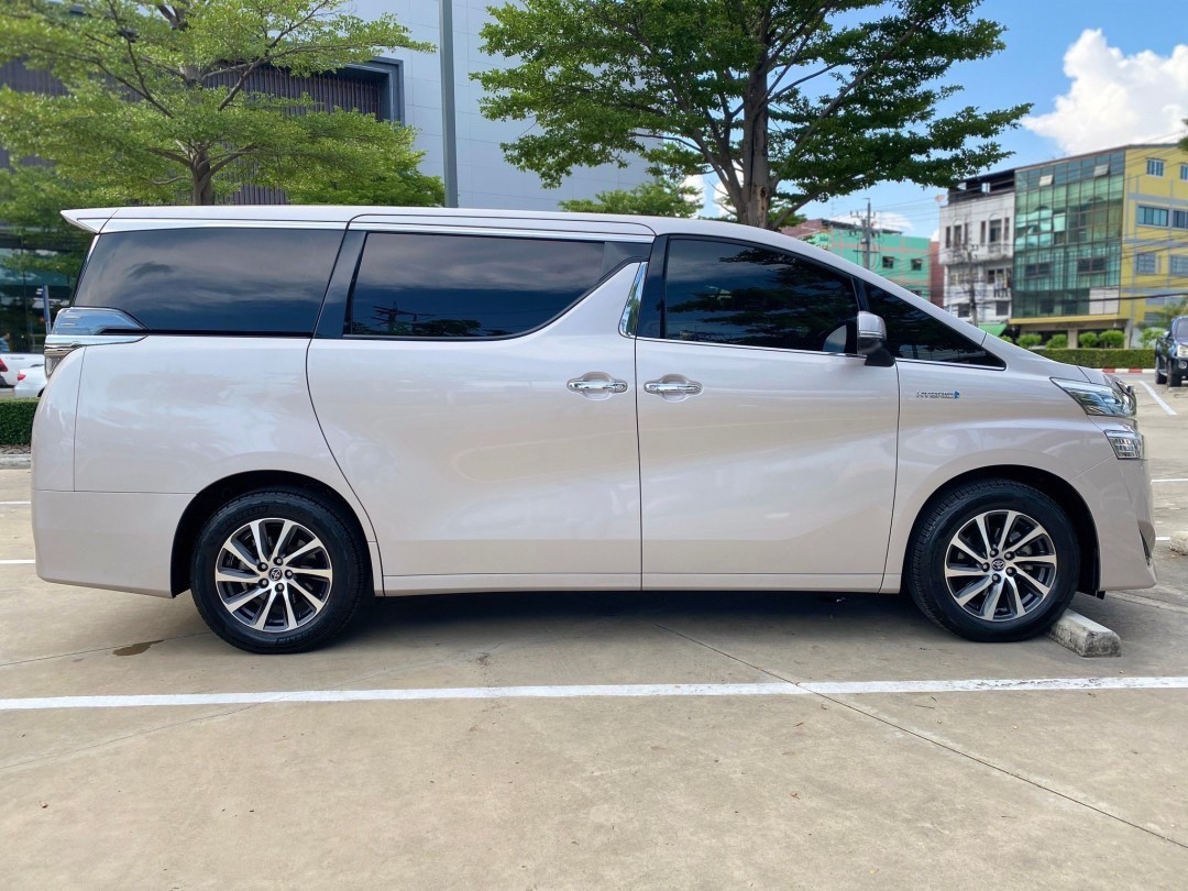 2019 Toyota Vellfire สีทอง (รูปที่ 6)