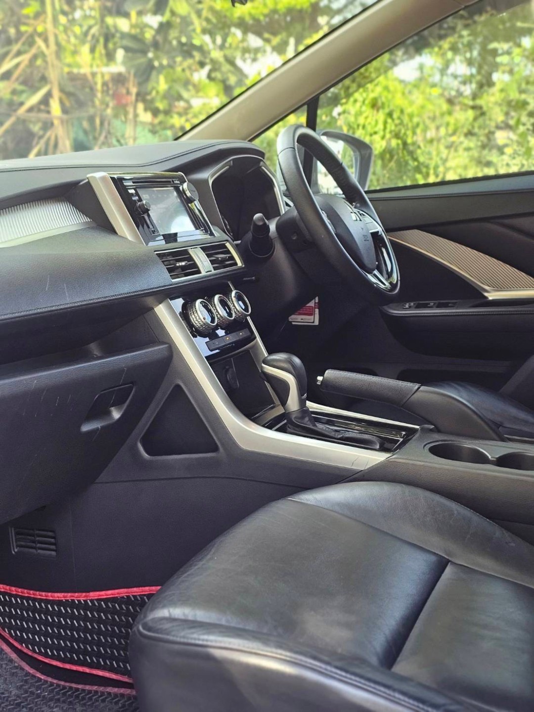 2021 Mitsubishi Xpander สีขาว (รูปที่ 7)