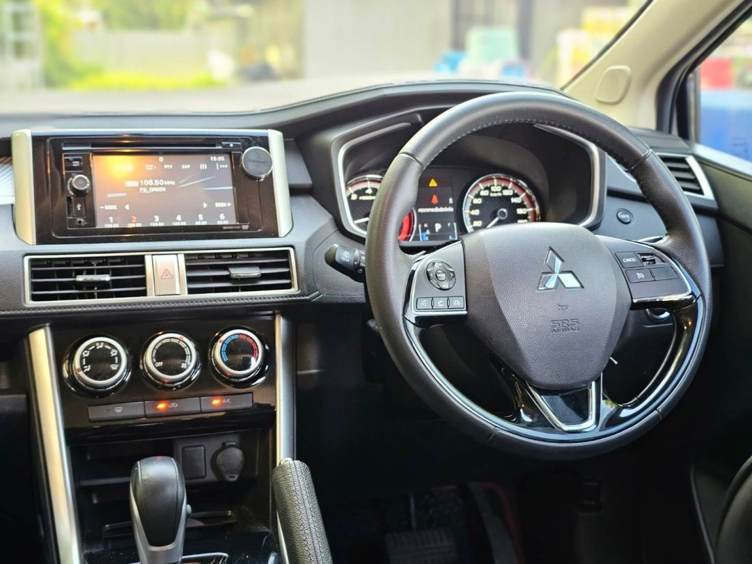 2021 Mitsubishi Xpander สีขาว (รูปที่ 3)