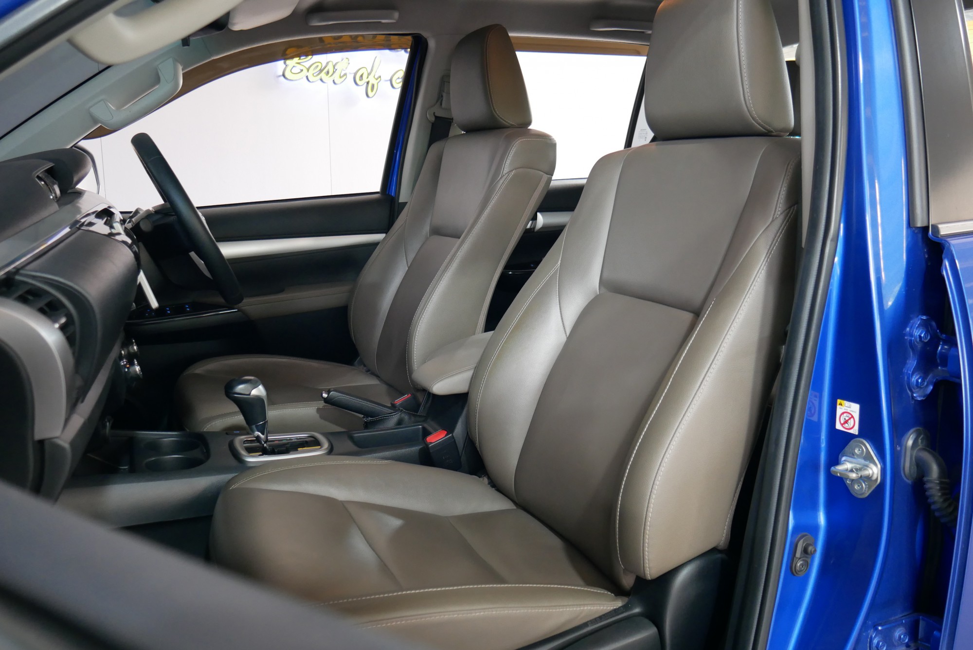 TOYOTA REVO DOUBLECAB 2.8 G 4X4 ปี 2015 สีน้ำเงิน (รูปที่ 6)