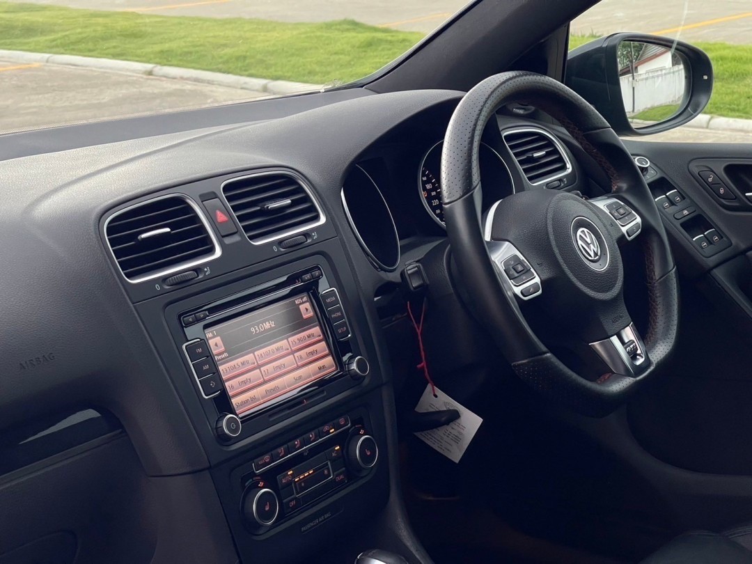 2011 Volkswagen Golf A6 GTi สีดำ (รูปที่ 2)