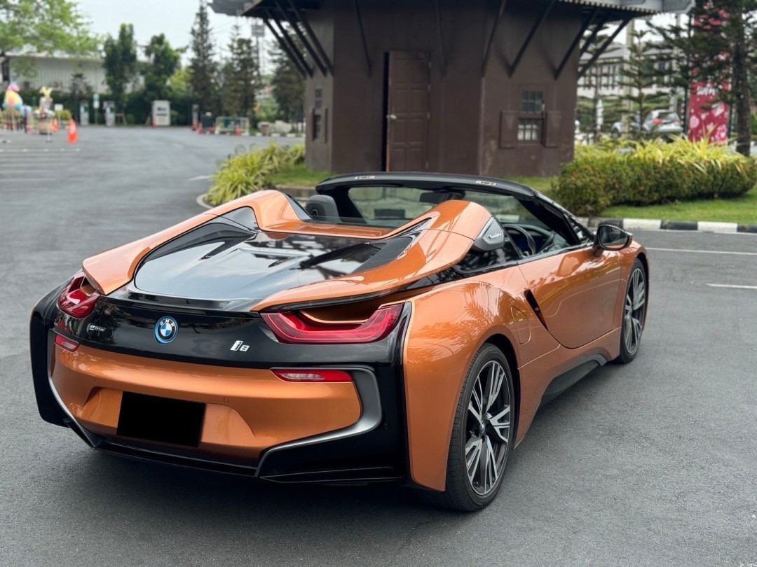 2018 BMW i8 Roadster สีส้ม (รูปที่ 2)