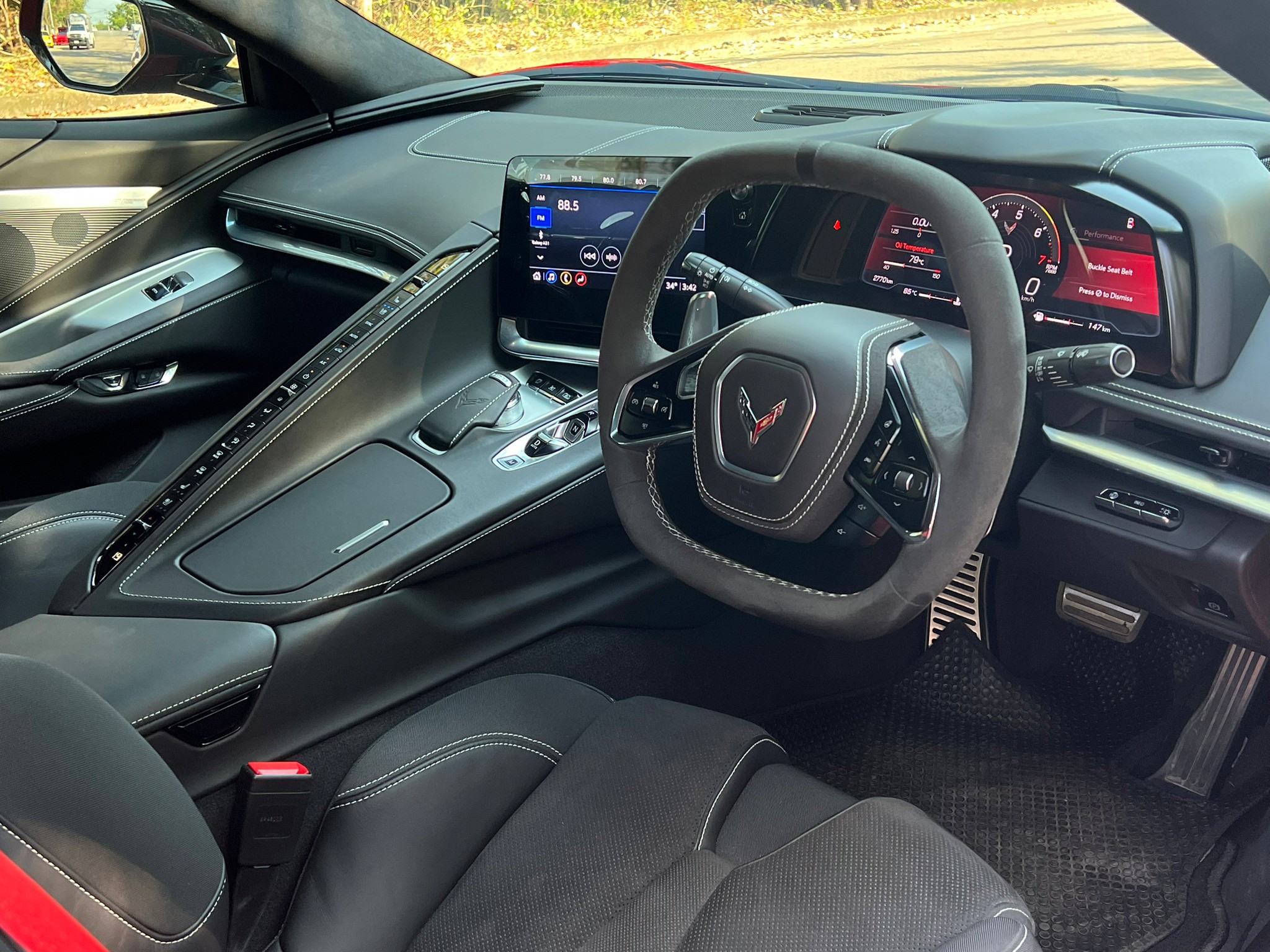 2022 Chevrolet Stingray C8 Convert 3LT สีแดง (รูปที่ 4)