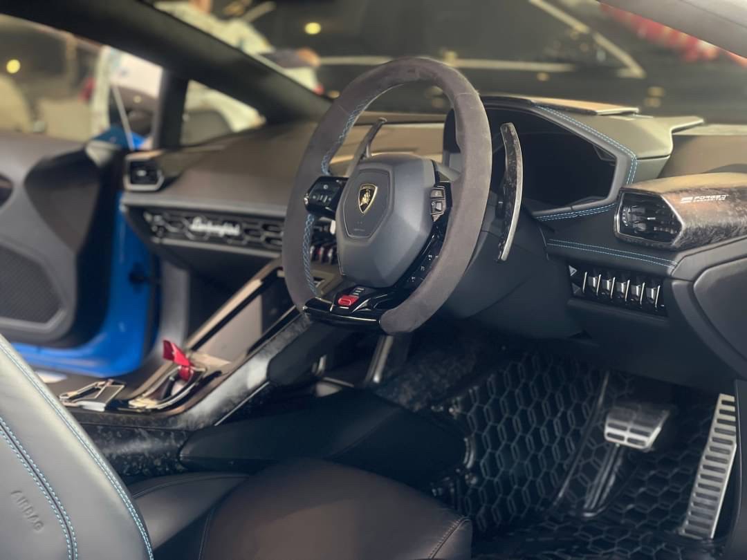 2020 Lamborghini Huracan EVO สีฟ้า (รูปที่ 2)