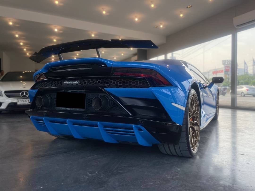 2020 Lamborghini Huracan EVO สีฟ้า (รูปที่ 6)