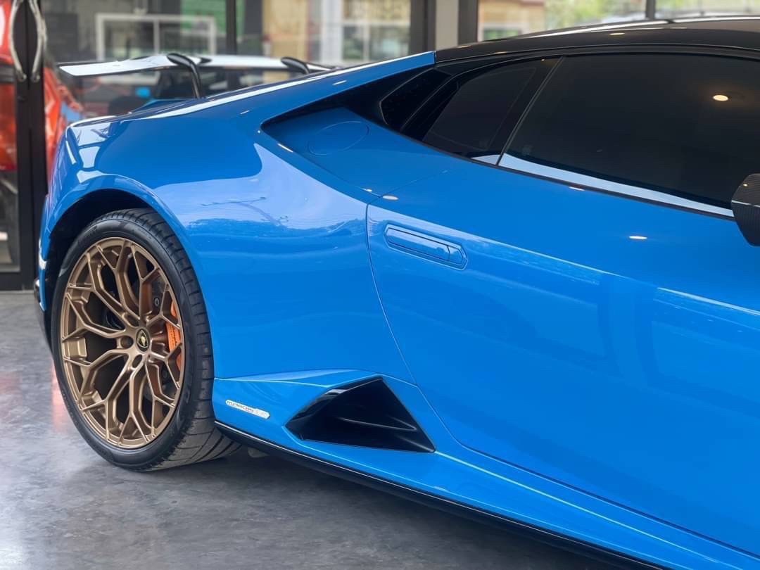 2020 Lamborghini Huracan EVO สีฟ้า (รูปที่ 8)