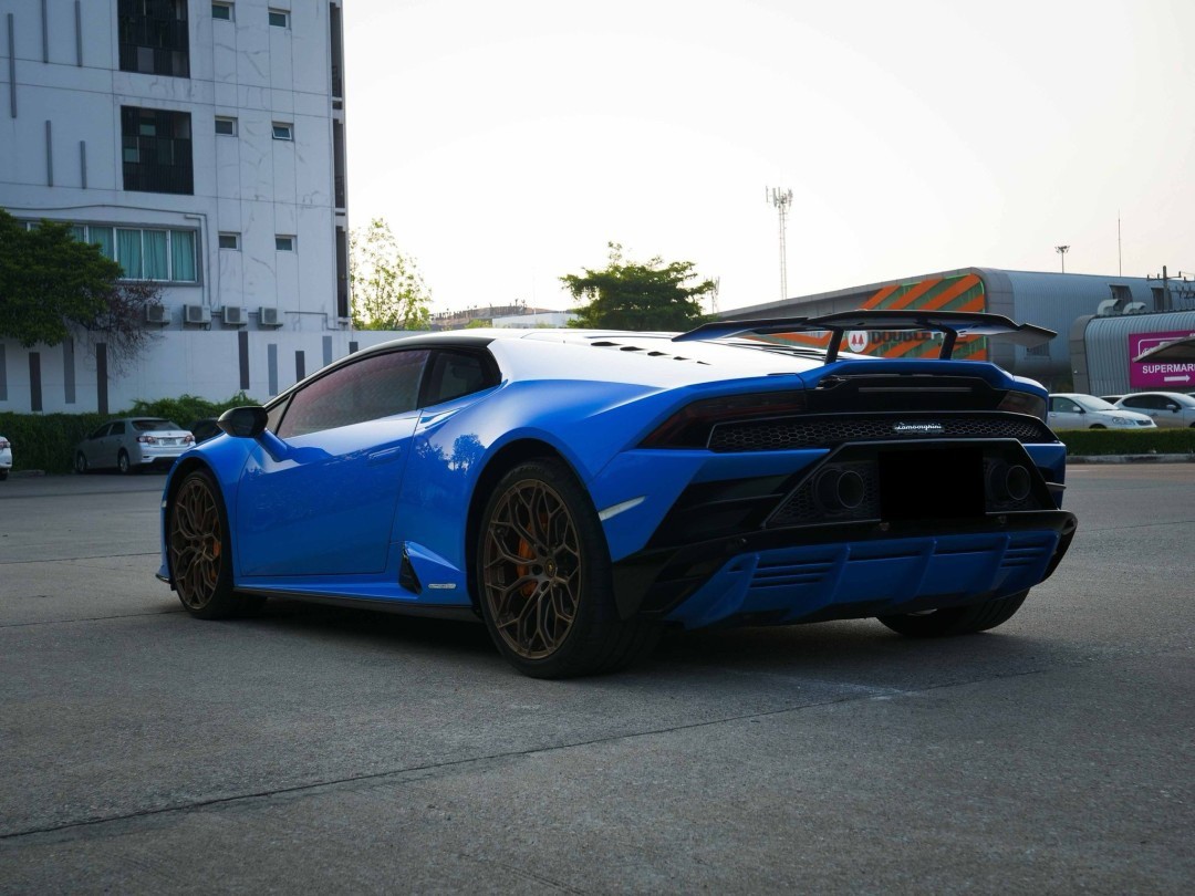 2020 Lamborghini Huracan EVO สีฟ้า (รูปที่ 7)