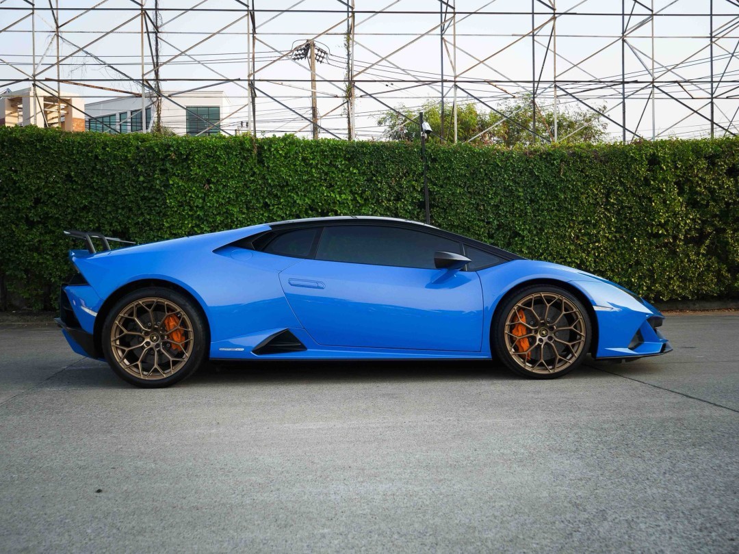 2020 Lamborghini Huracan EVO สีฟ้า (รูปที่ 9)