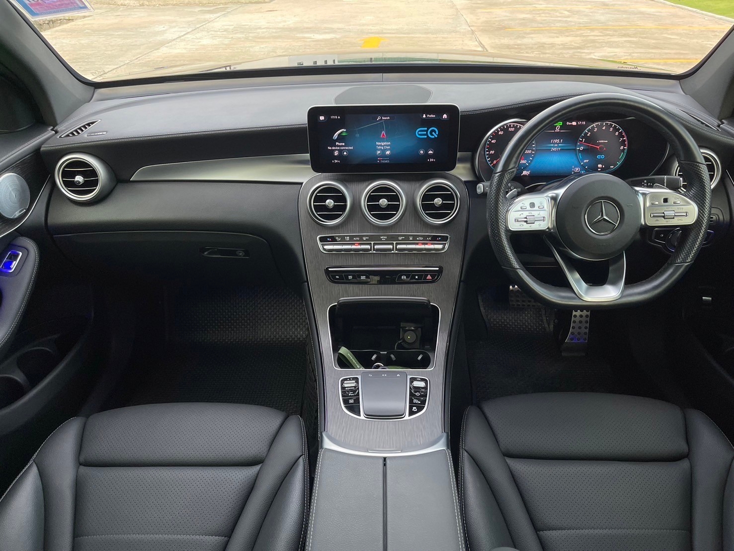 Benz GLC300e AMG Dynamic (W253) 2020 จด 2021 Mileage: 24,xxx km (รูปที่ 3)