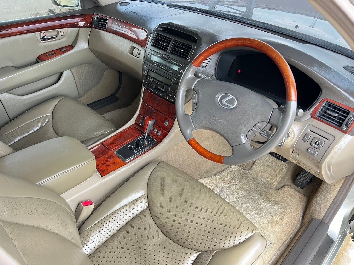 2003 Lexus Gen3 LS430 สีทอง (รูปที่ 10)